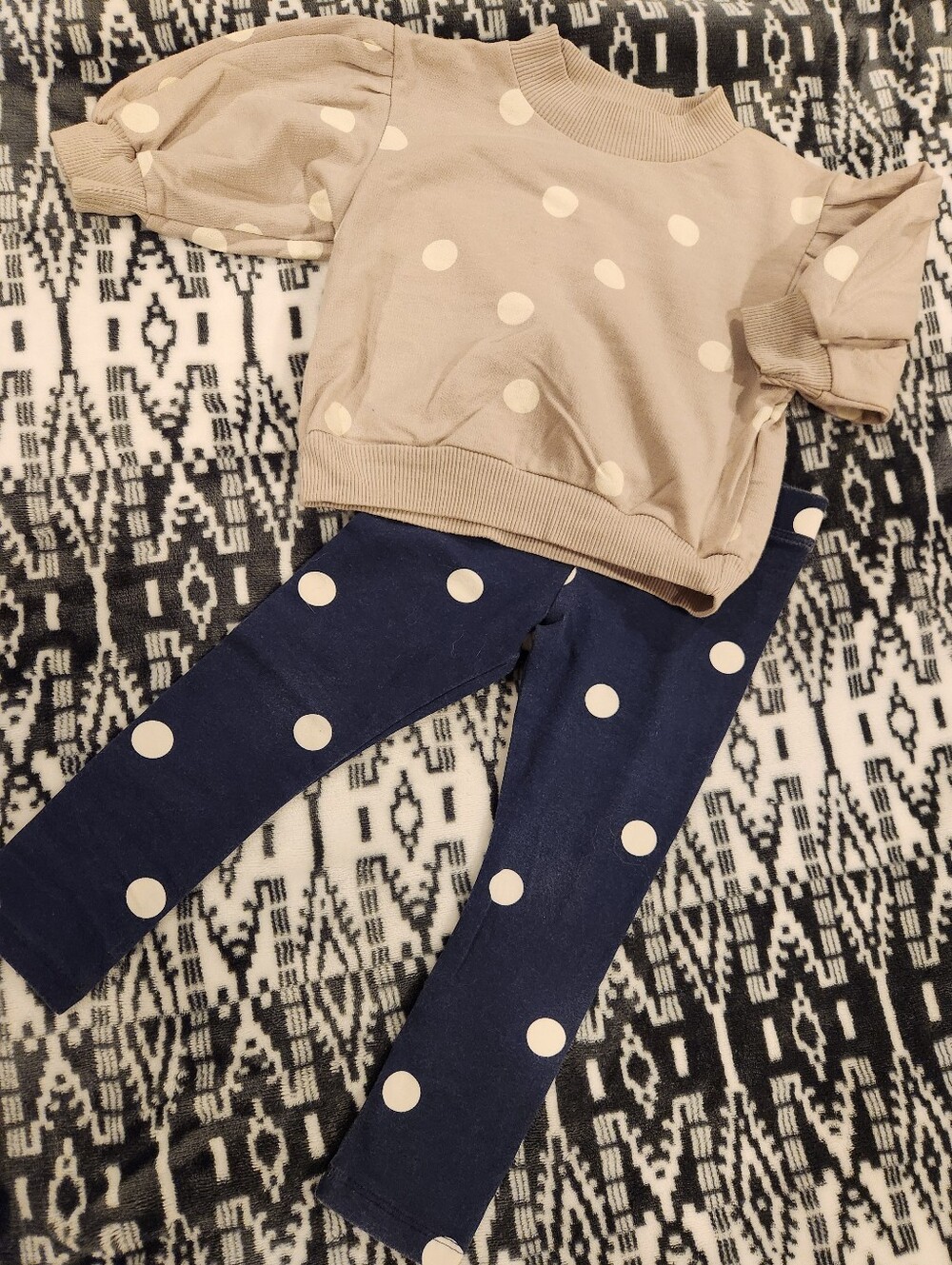 Girl's Beige Polka Dot Sweatshirt and Navy Polka Dot Leggings Set, Size 2/3T